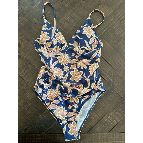 Cupshe Paisley Blue and Tan One Piece Tummy Control Swimsuit Size Medium - Picture 3 of 5